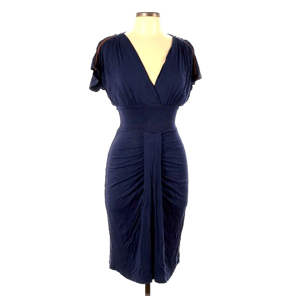 Flattering and comfy navy midi dress